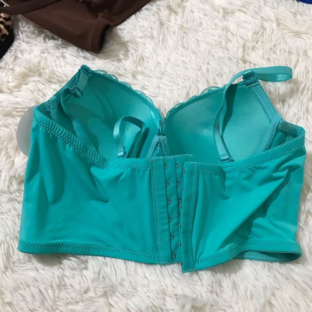 Bras - Picture 3 of 6